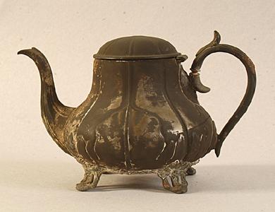 Primera imagen del registro Tetera de un juego de té de la Esmeralda