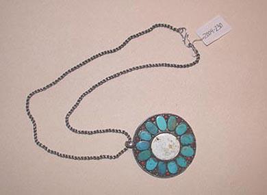 Primera imagen del registro Collar (accesorio de vestir)