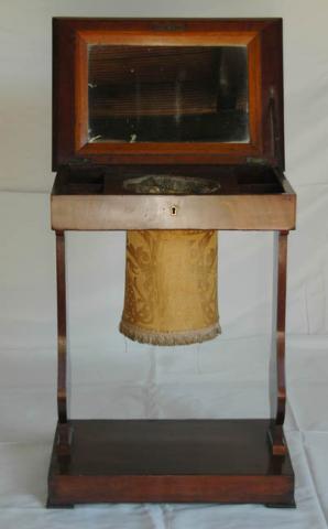 Primera imagen del registro Costurero (mueble)