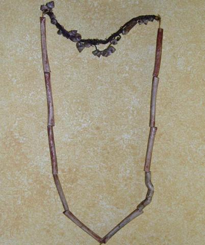 Primera imagen del registro Collar (accesorio de vestir)