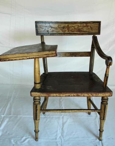 Primera imagen del registro Sillón escritorio que fue de Don Bernardo O'Higgins en Baltimore