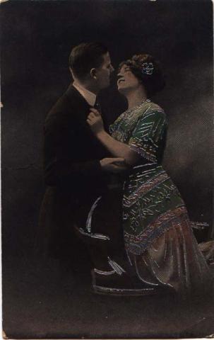 Primera imagen del registro Pareja Arrodillada