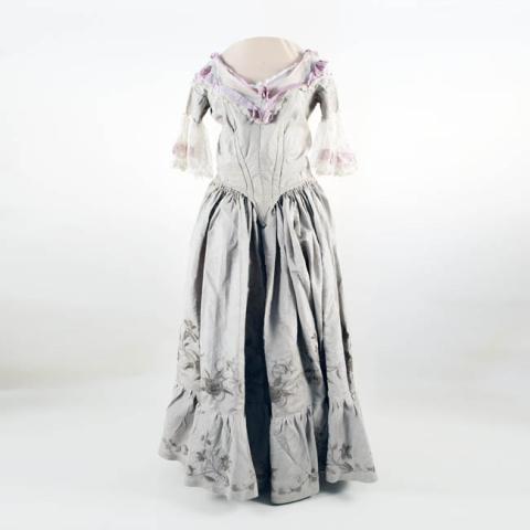 Primera imagen del registro Vestido (prenda principal)