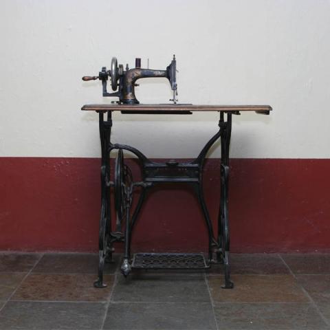 Primera imagen del registro Máquina de coser