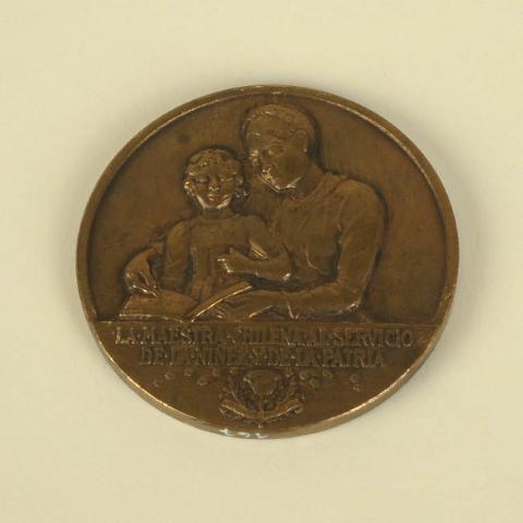 Primera imagen del registro La maestra chilena al servicio de la niñez y la patria