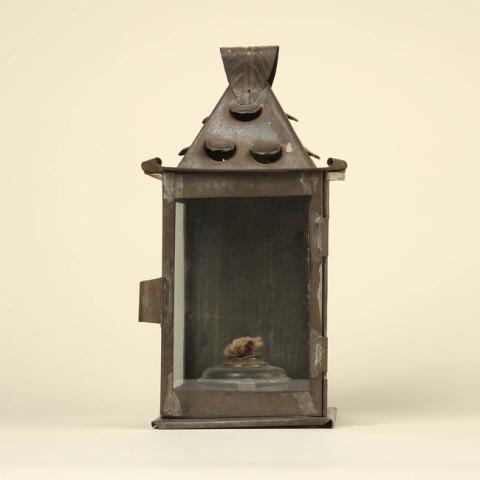 Primera imagen del registro Farol (artefacto de iluminación)