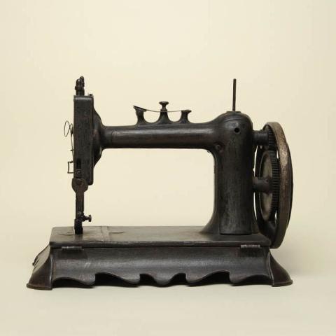 Primera imagen del registro Máquina de coser