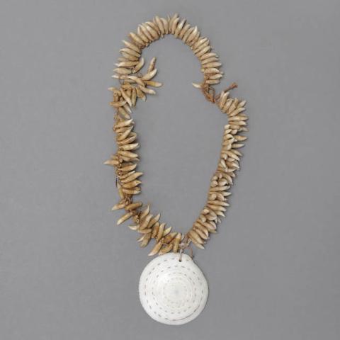 Primera imagen del registro Collar (accesorio de vestir)