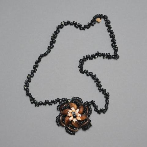 Primera imagen del registro Collar (accesorio de vestir)