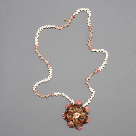 Primera imagen del registro Collar (accesorio de vestir)
