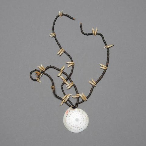 Primera imagen del registro Collar (accesorio de vestir)