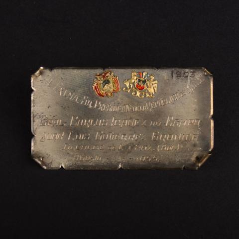 Primera imagen del registro Placa conmemorativa a Carlos Ibañez del Campo por el alcalde de la Paz, Bolivia.