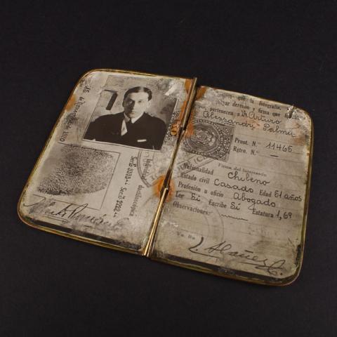 Primera imagen del registro Carné de identidad de Arturo Alessandrí Palma