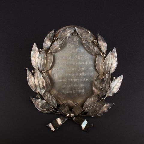 Primera imagen del registro Placa del consulado general del Ecuador al presidente Pedro Montt