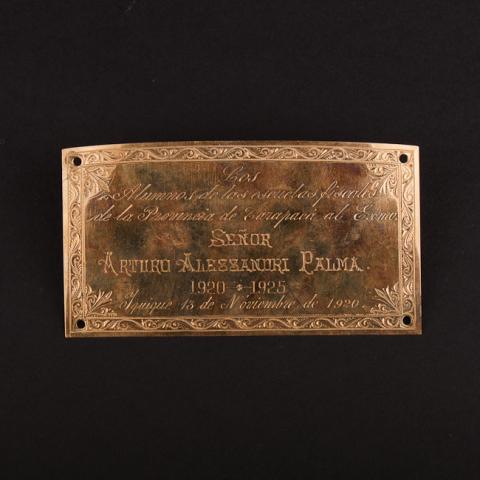 Primera imagen del registro Placa conmemorativa al Presidente Arturo Alessandri Palma los alumnos Escuelas Fiscales