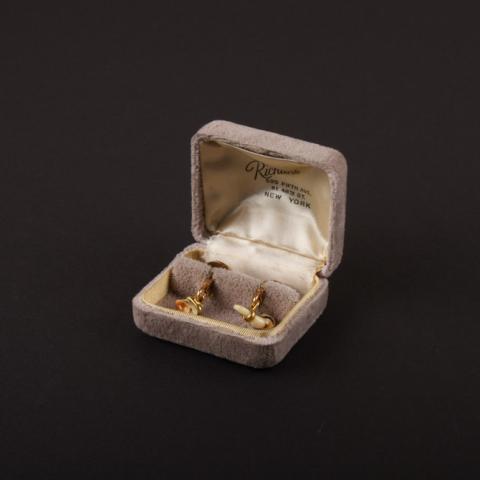 Primera imagen del registro Collera (joyas usadas en el vestuario)