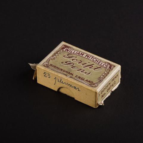 Primera imagen del registro Caja de plumas (punta)