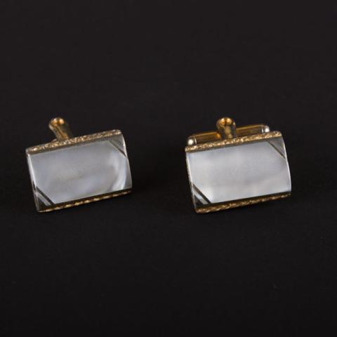 Primera imagen del registro Collera (joyas usadas en el vestuario)