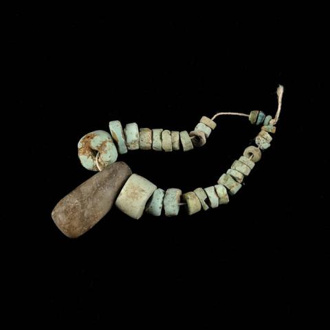 Primera imagen del registro Collar (accesorio de vestir)