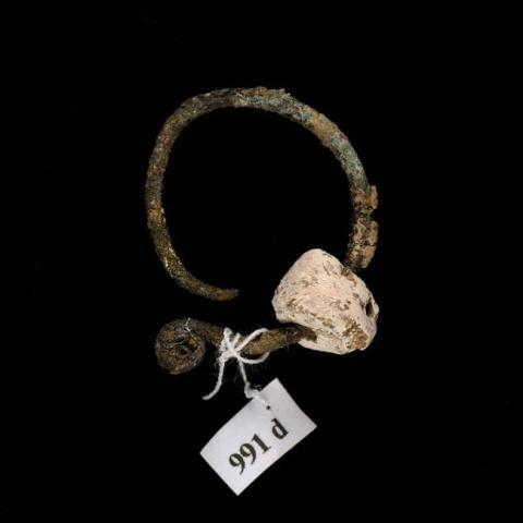 Primera imagen del registro Arete (joya)