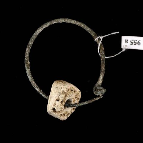 Primera imagen del registro Arete (joya)