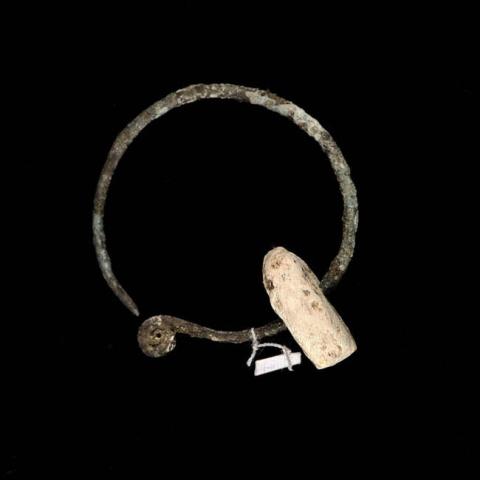 Primera imagen del registro Arete (joya)