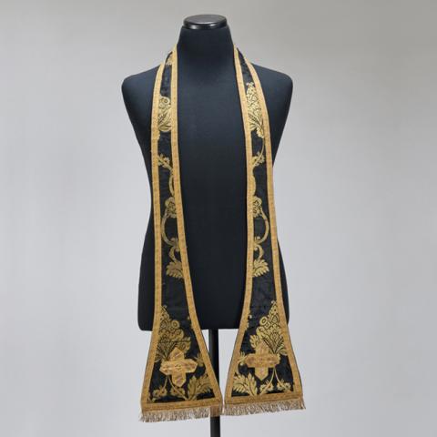 Primera imagen del registro Estola (vestuario litúrgico)