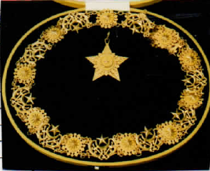 Primera imagen del registro Gran collar de la Orden de la Corona del Reino