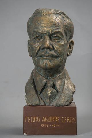 Primera imagen del registro Busto de Don Pedro Aguirre Cerda