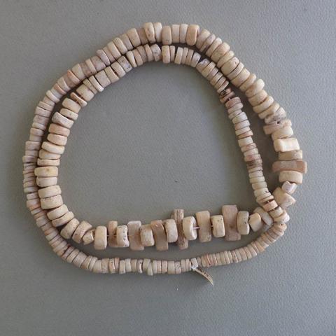 Primera imagen del registro Collar (accesorio de vestir)