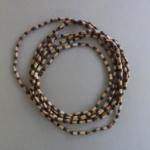 Primera imagen del registro Collar (accesorio de vestir)
