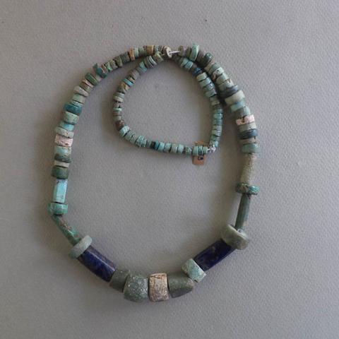 Primera imagen del registro Collar (accesorio de vestir)