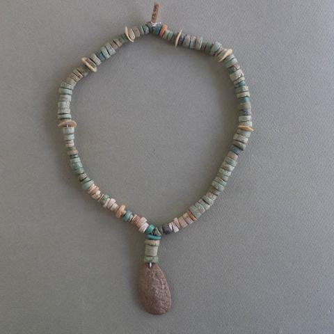 Primera imagen del registro Collar (accesorio de vestir)