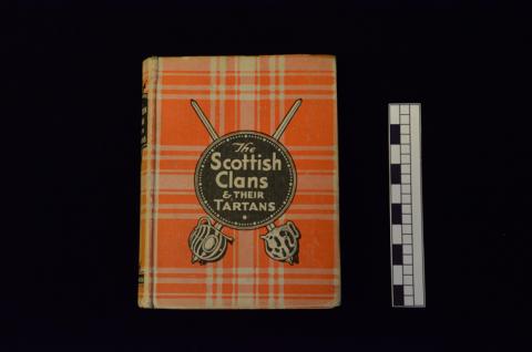 Primera imagen del registro The scotish clans and their Tartans