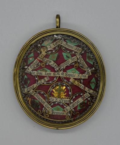 Primera imagen del registro Relicario Lignum Crucis y Santos Franciscanos