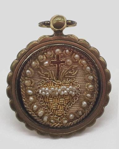 Primera imagen del registro Relicario Lignum Crucis Sagrado Corazón
