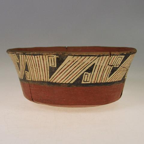 Primera imagen del registro Plato campanuliforme (arqueológico)