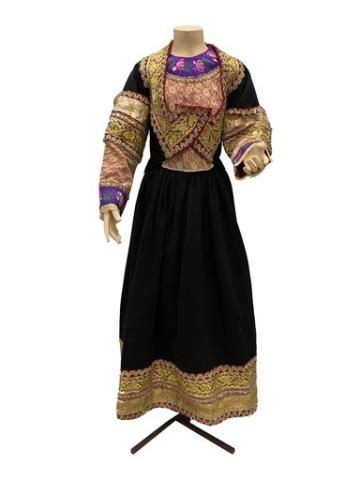 Primera imagen del registro Traje