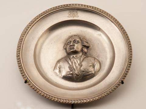 Primera imagen del registro Plato decorativo