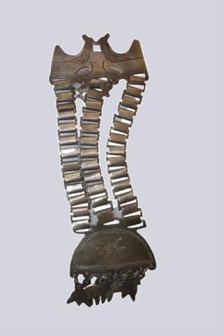 Primera imagen del registro Prendedor de tres cadenas
