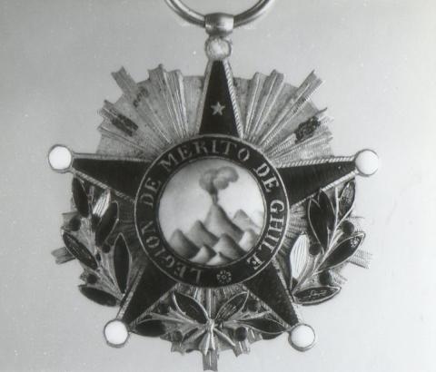 Primera imagen del registro Condecoración de Legión al Mérito