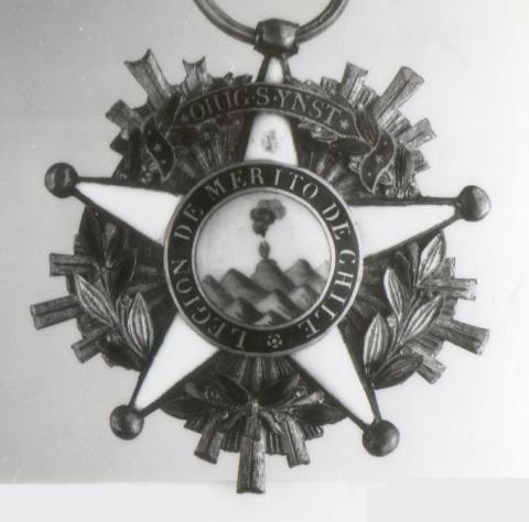 Primera imagen del registro Condecoración de Legión al Mérito