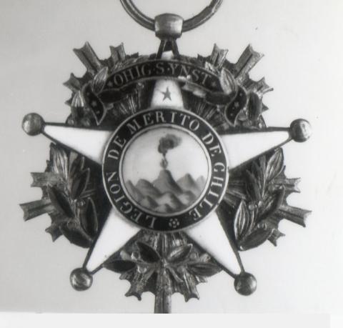 Primera imagen del registro Condecoración de Legión al Mérito