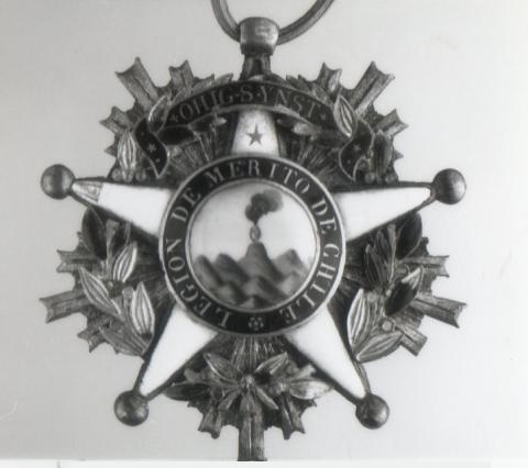 Primera imagen del registro Condecoración de Legión al Mérito