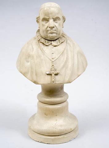 Primera imagen del registro Busto del Arzobispo Rafael Valentín Valdivieso