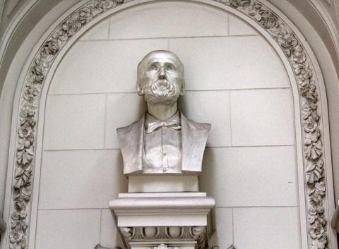 Primera imagen del registro Busto de Miguel Luis Amunátegui