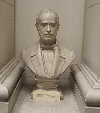 Primera imagen del registro Busto de Antonio García Reyes