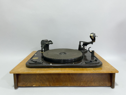 Primera imagen del registro Tocadiscos