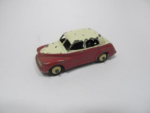 Primera imagen del registro Morris Oxford Saloon