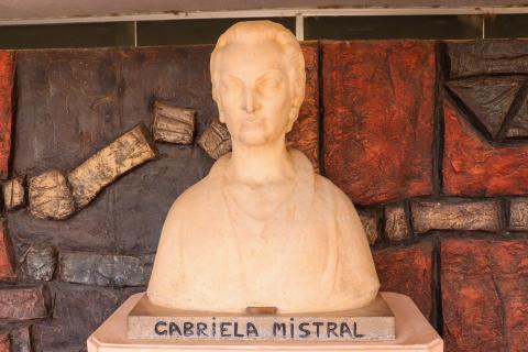 Primera imagen del registro Busto Gabriela Mistral